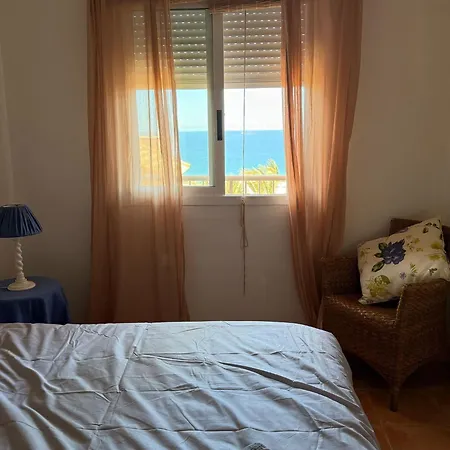 Golf & Sea Views *
